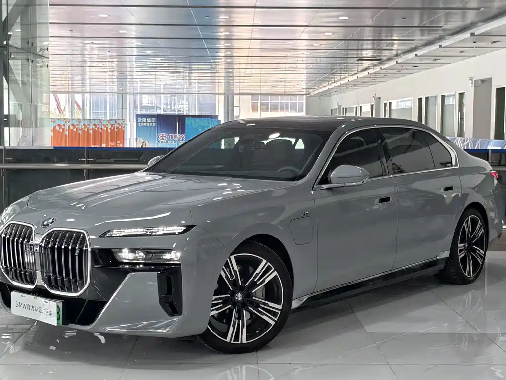 BMW i7 2023