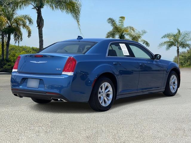Chrysler 300 2023