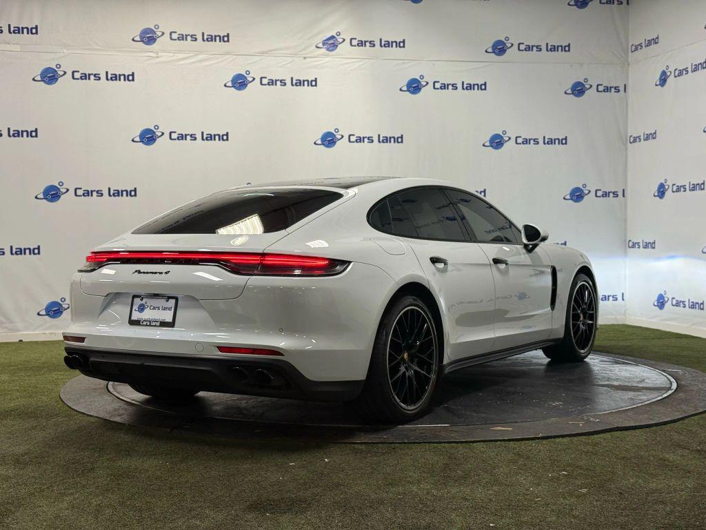 Porsche Panamera 2021