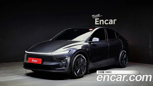 Tesla Model Y 2025