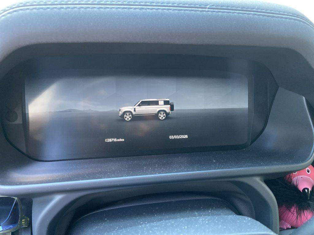 Land Rover Defender 2023