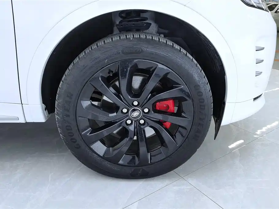 Land Rover Discovery Sport 2024