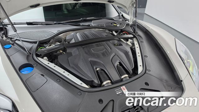 Porsche Panamera 2025