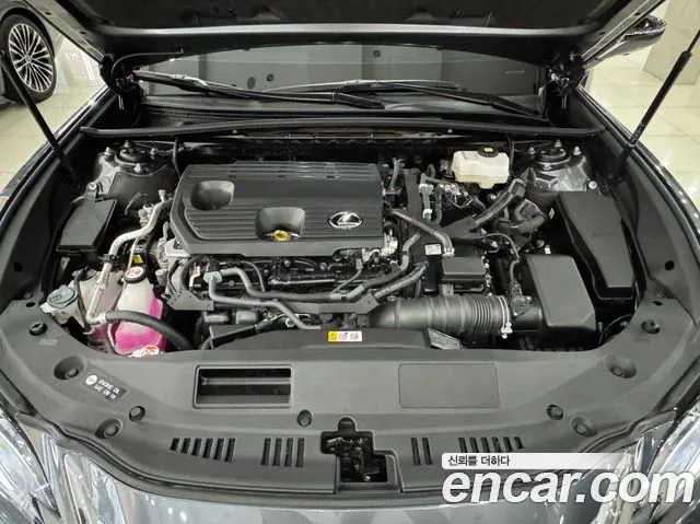 Lexus ES 2024