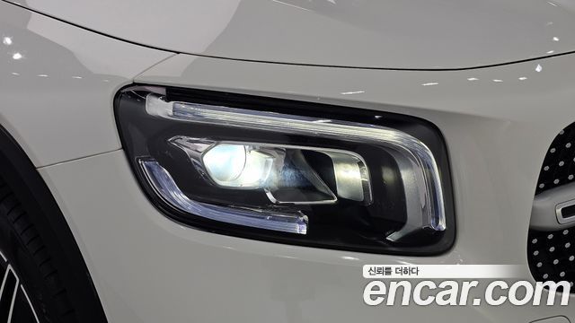 Mercedes-Benz GLB 2021