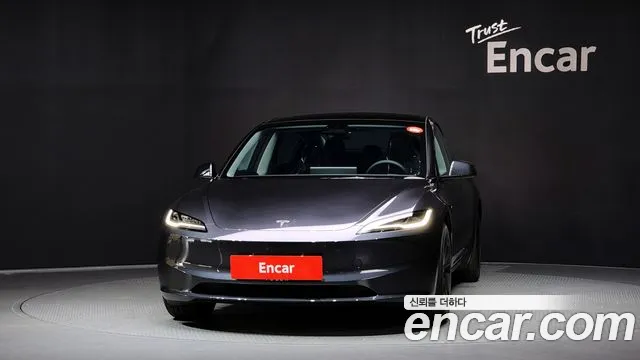 Tesla Model 3 2025