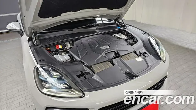 Porsche Cayenne 2022