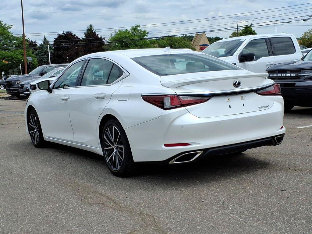 Lexus ES 2024