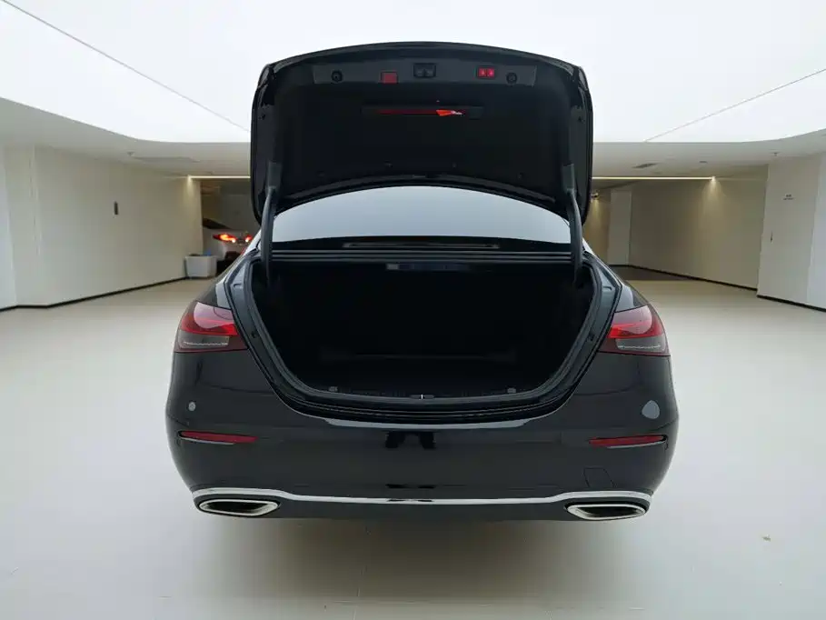 Mercedes-Benz E-Класс 2022