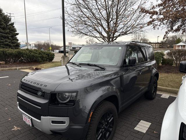 Land Rover Defender 2025