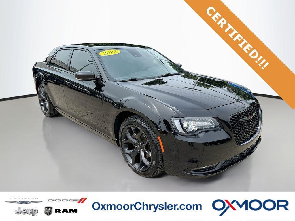 Chrysler 300 2023