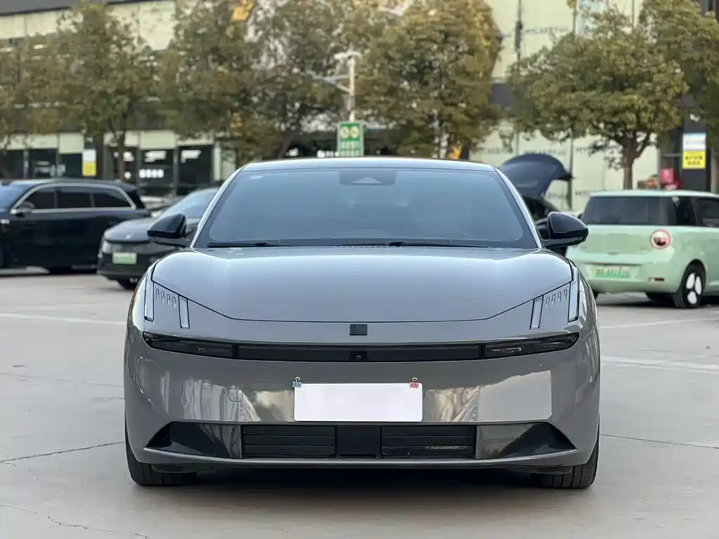 Lynk & Co Z10 2024