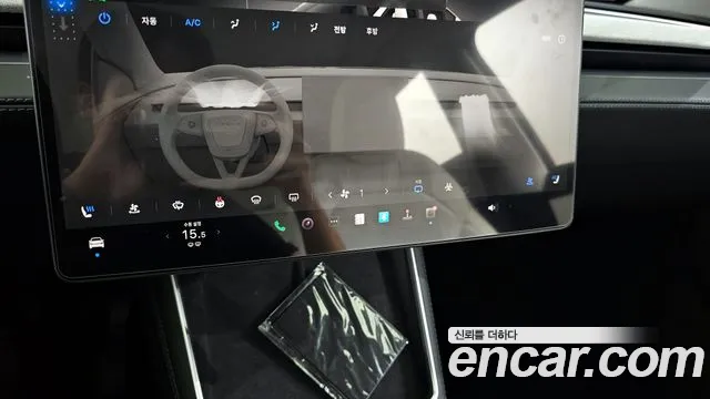 Tesla Model Y 2025