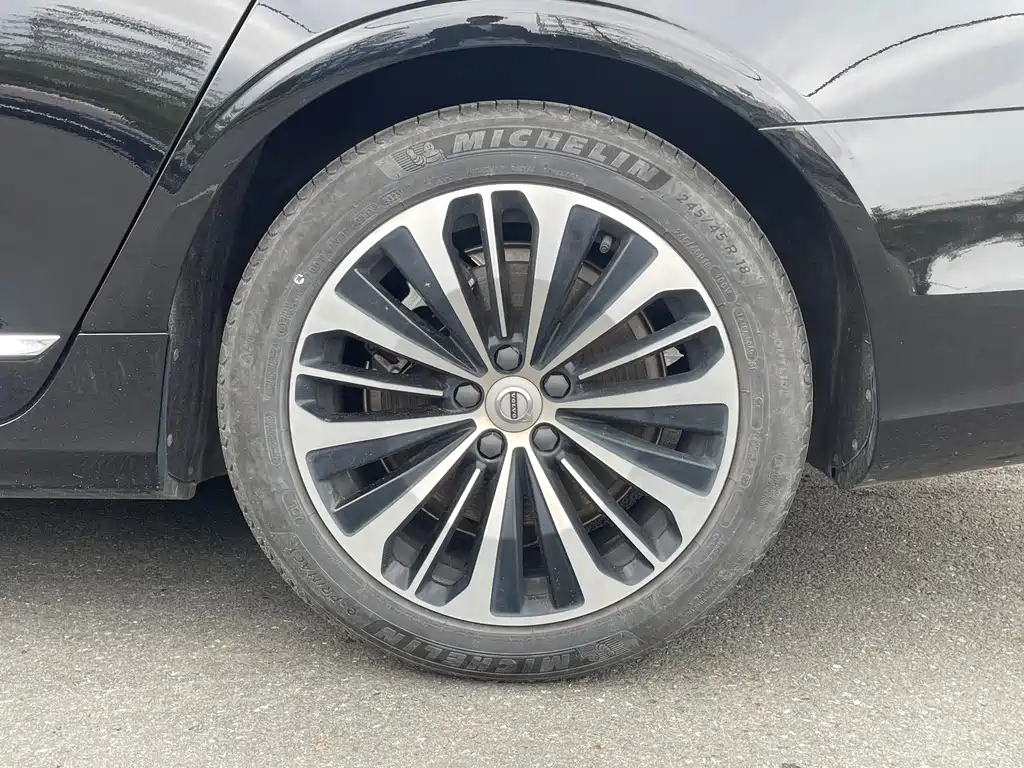 Volvo S90 2024