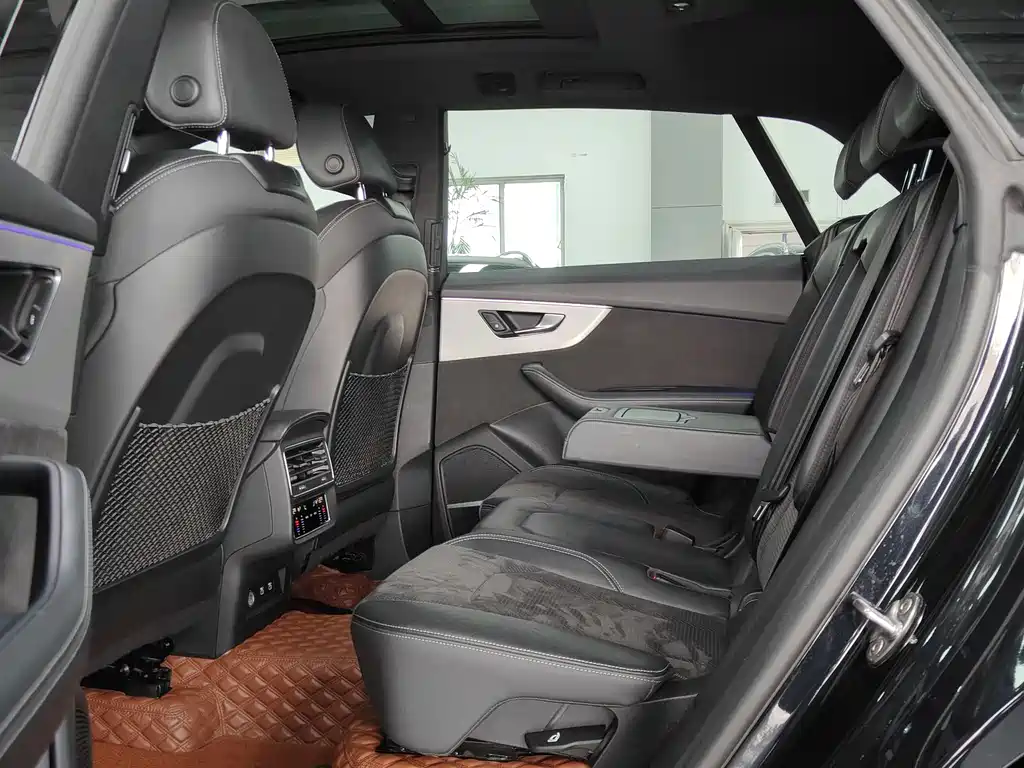 Audi Q8 2021