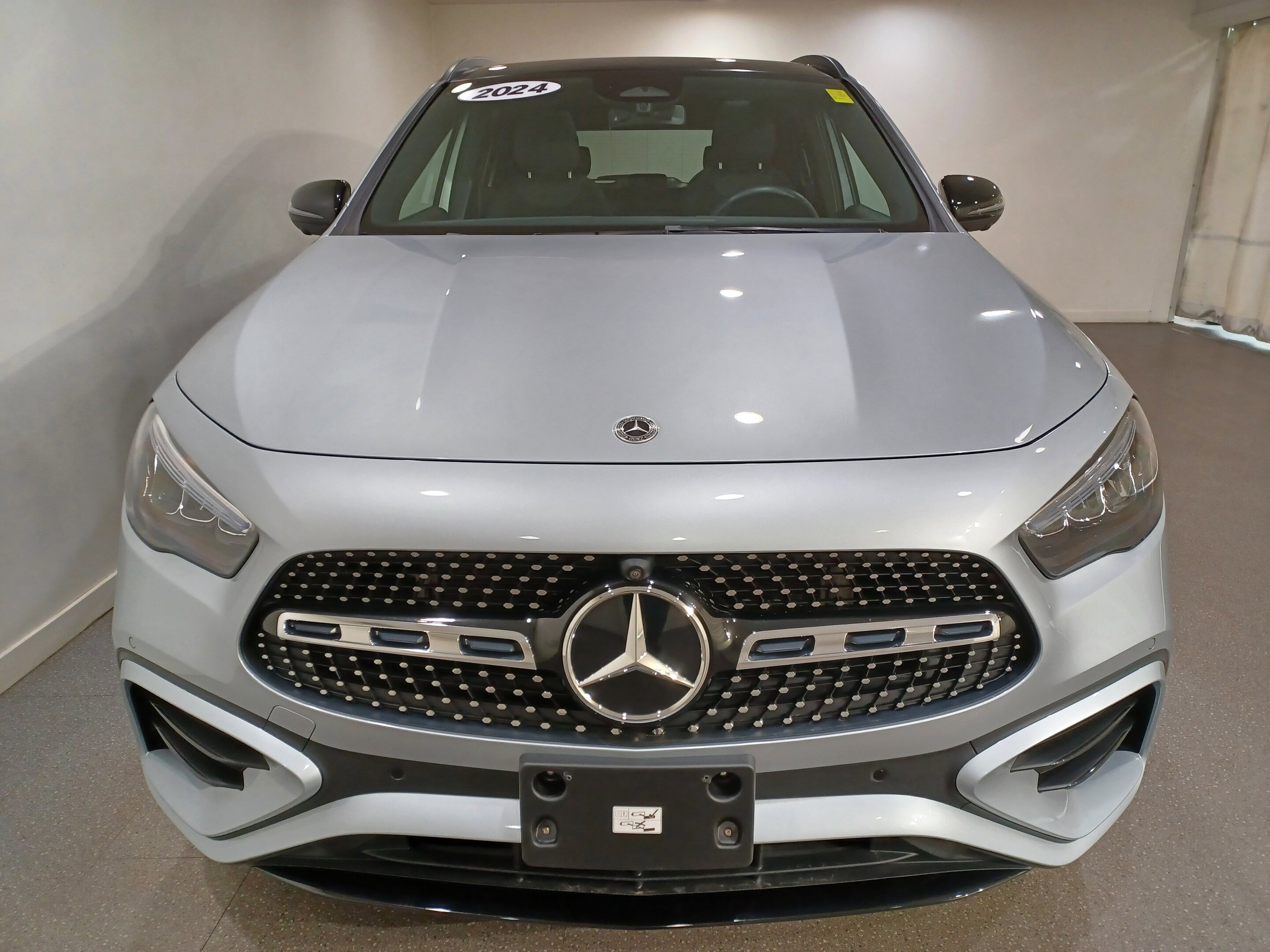 Mercedes-Benz GLA 2024