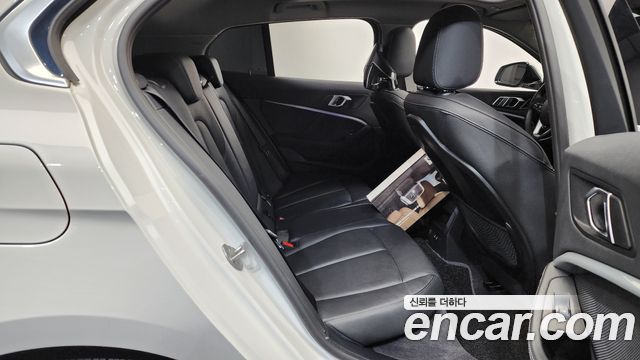 BMW 1 серии 2021