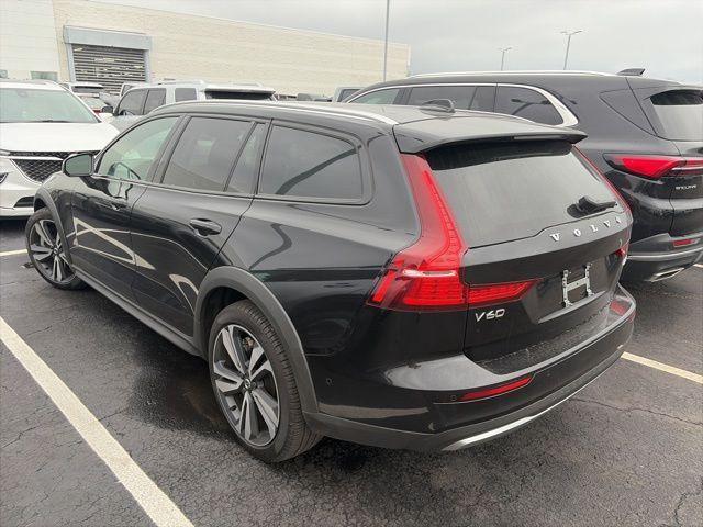 Volvo V60 Cross Country 2025