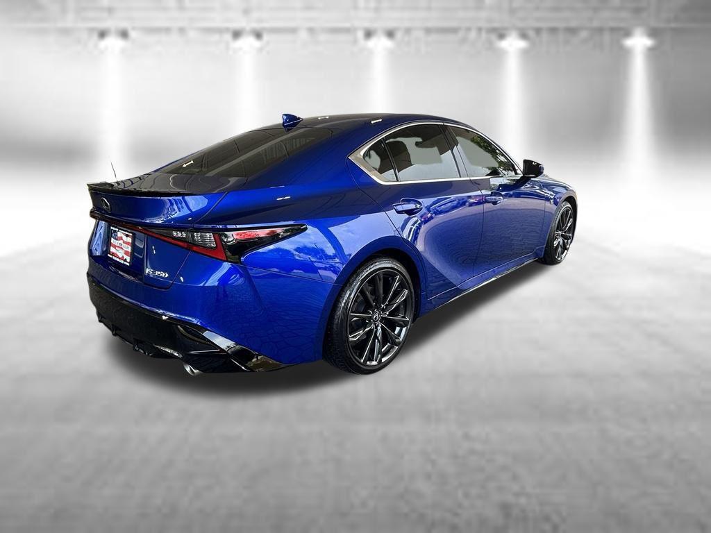 Lexus IS 2025