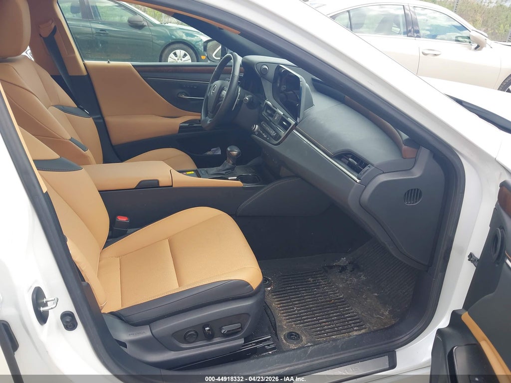 Lexus ES 2023