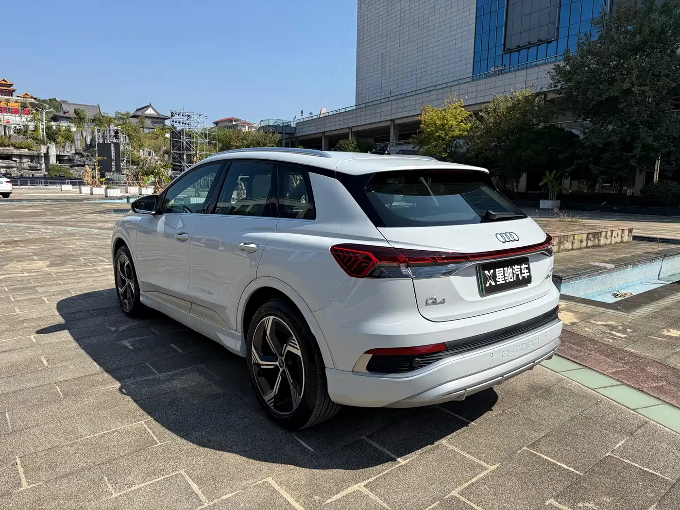 Audi Q4 e-tron 2024