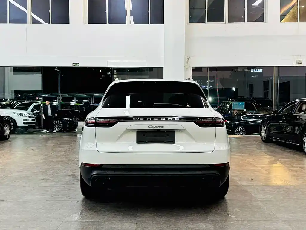 Porsche Cayenne 2021