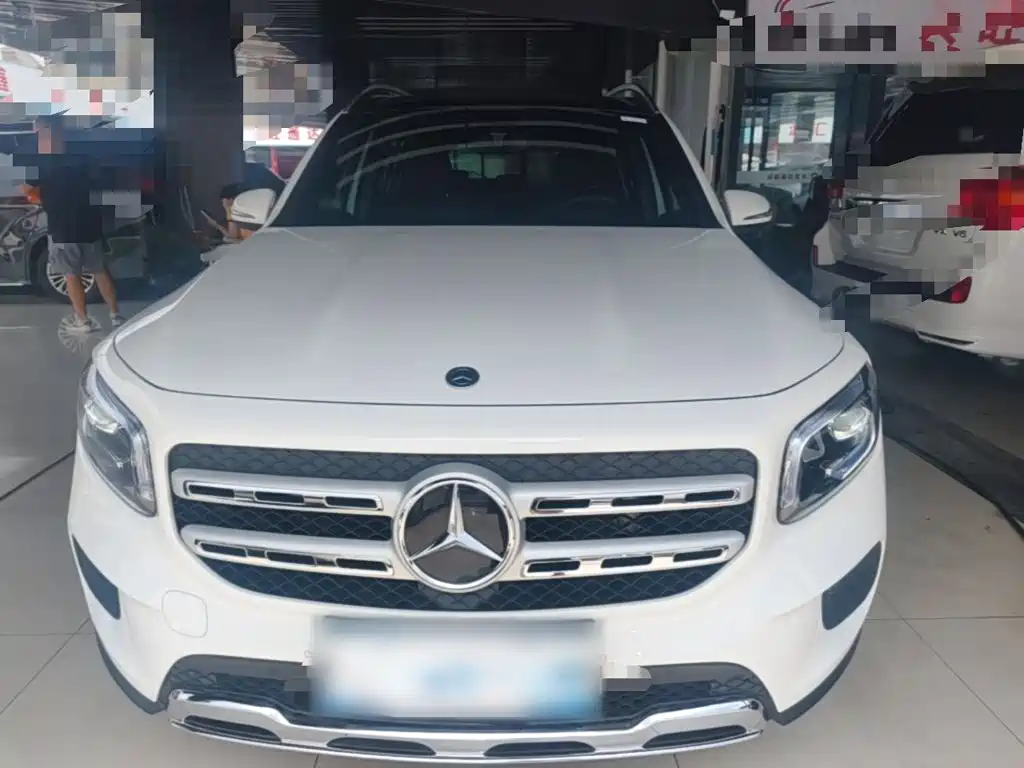 Mercedes-Benz GLB 2023
