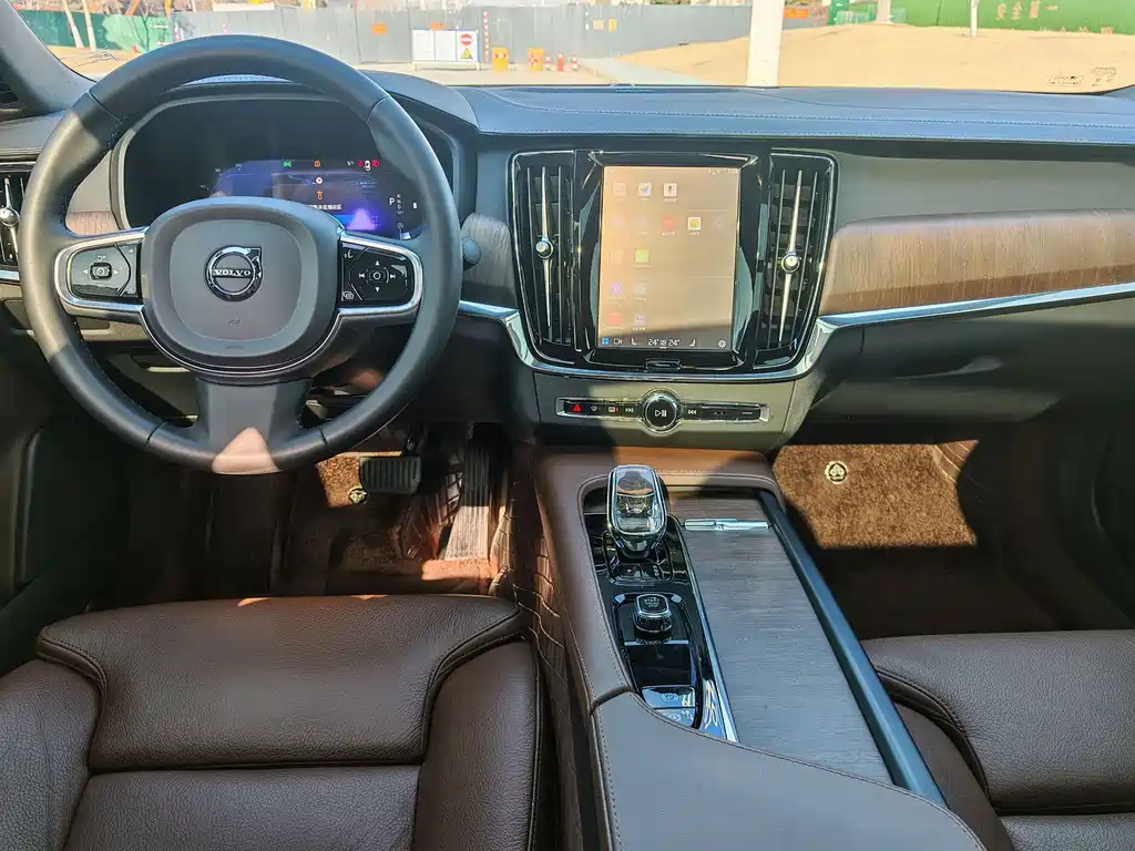 Volvo S90 2024