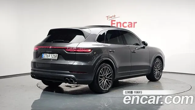Porsche Cayenne 2022