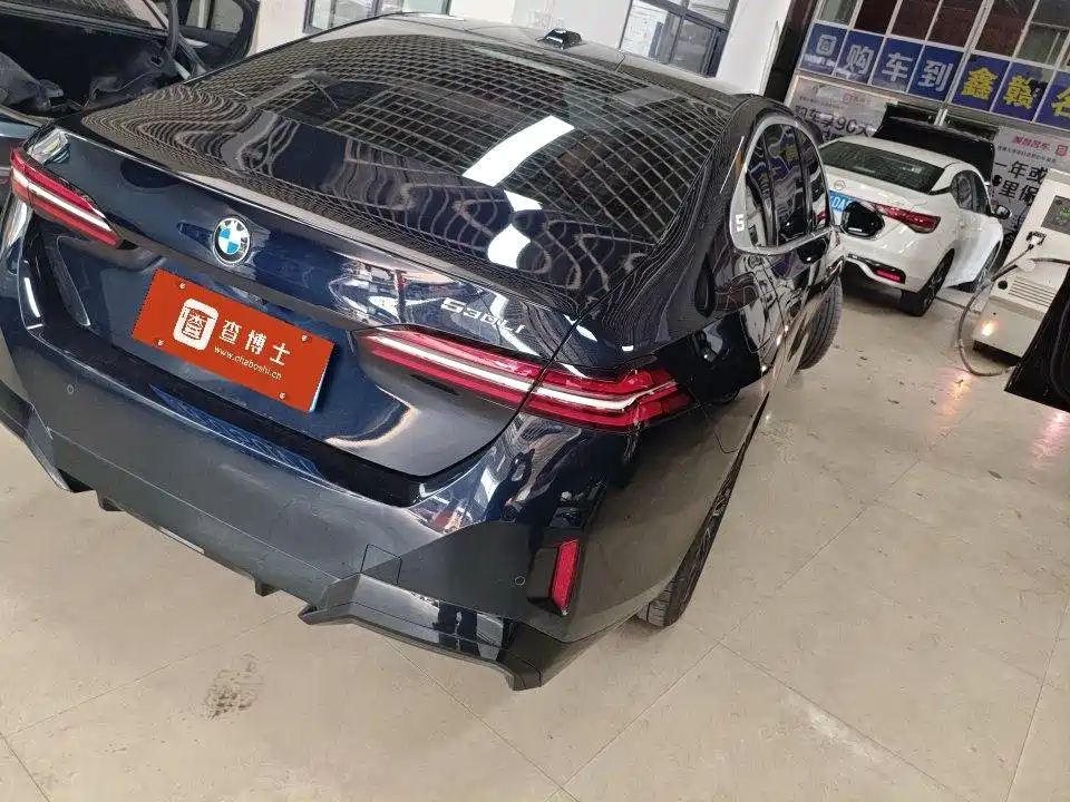BMW 5 серии 2025