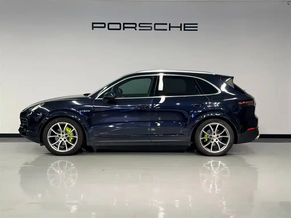 Porsche Cayenne 2021