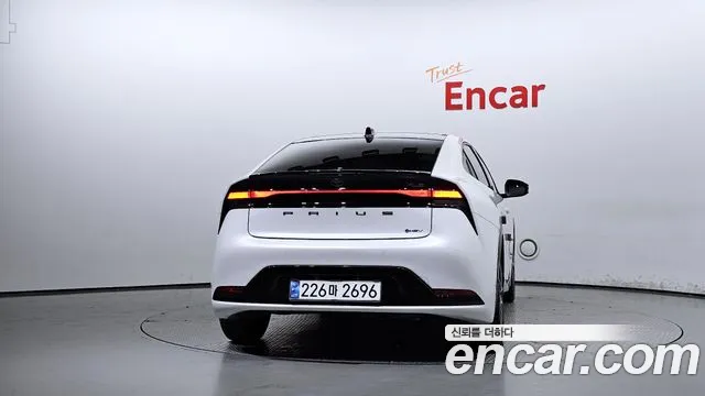 Toyota Prius 2024
