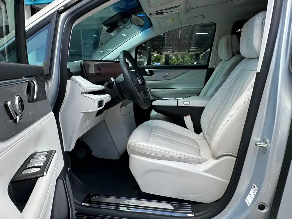 Buick GL8 2024