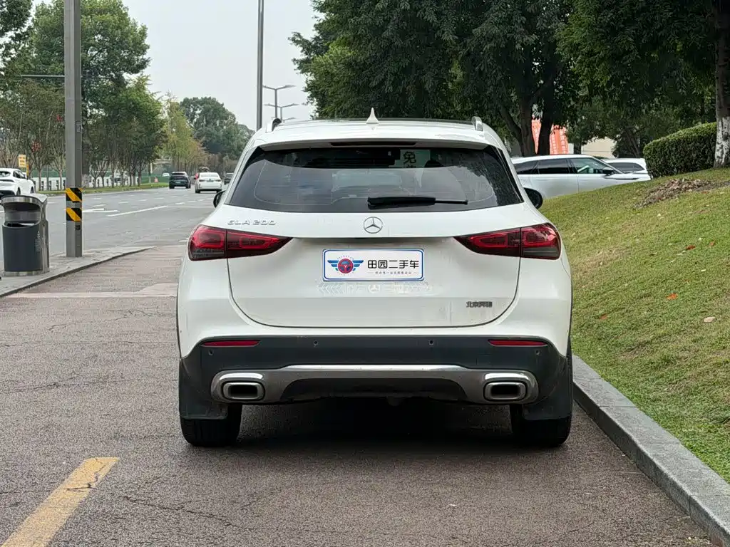 Mercedes-Benz GLA 2021