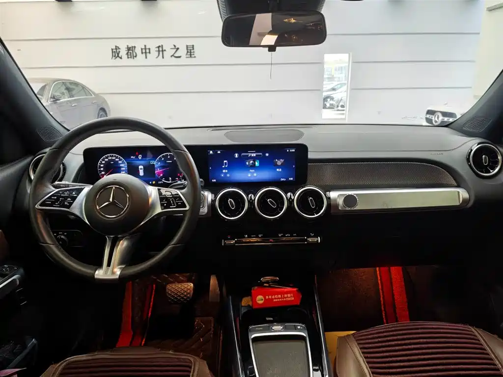 Mercedes-Benz GLB 2024