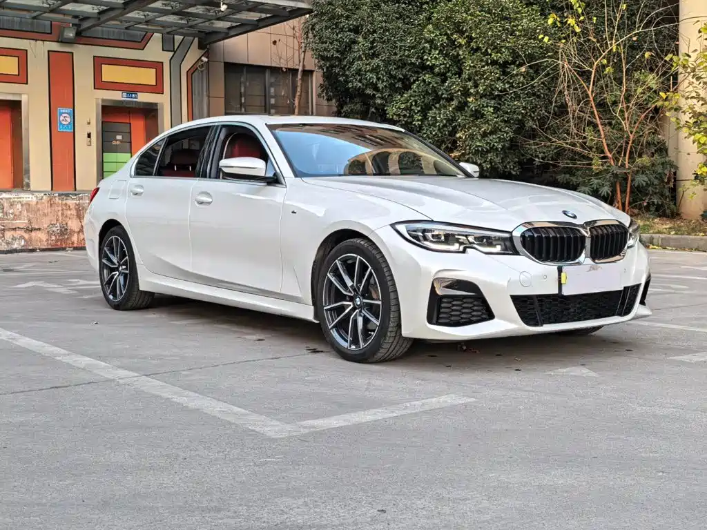BMW 3 серии 2022