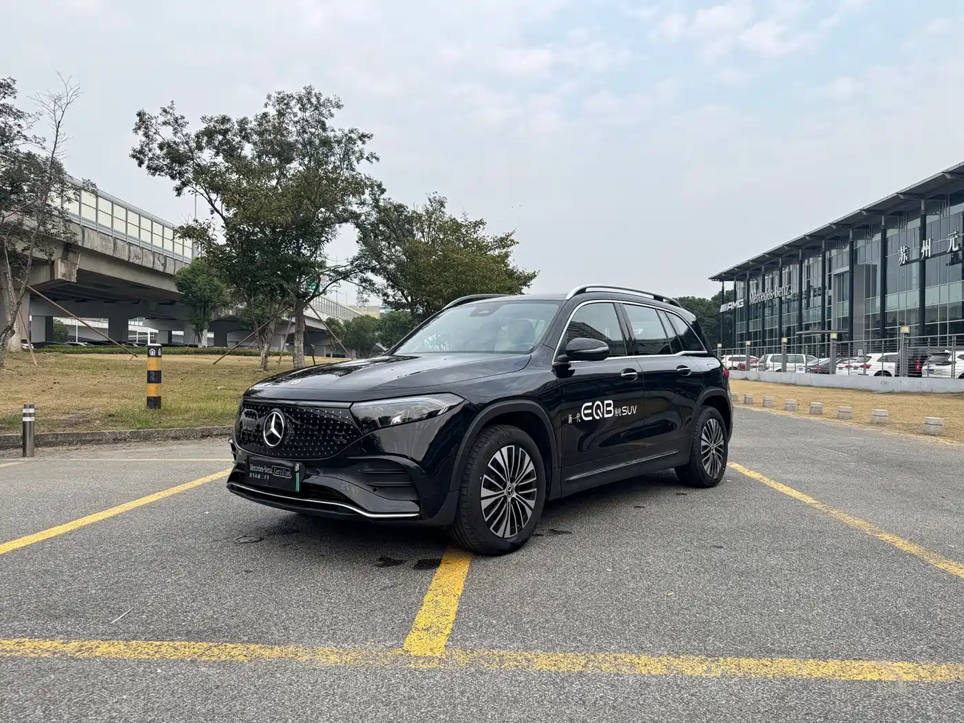 Mercedes-Benz EQB 2024
