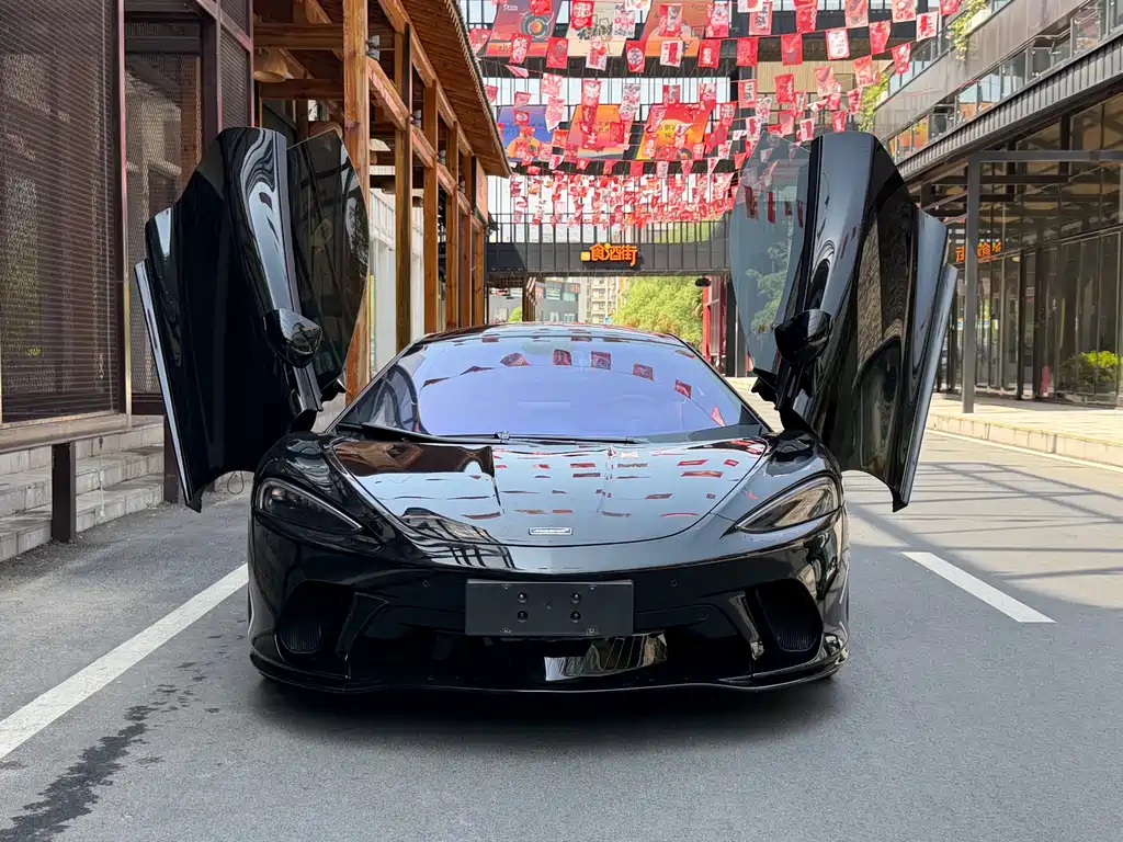 McLaren GT 2022