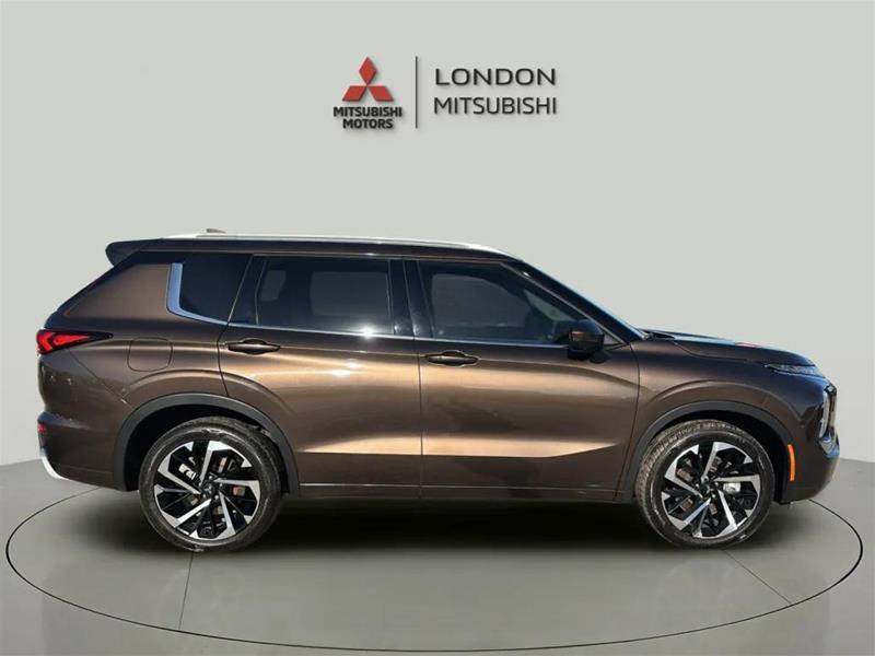 Mitsubishi Outlander 2023