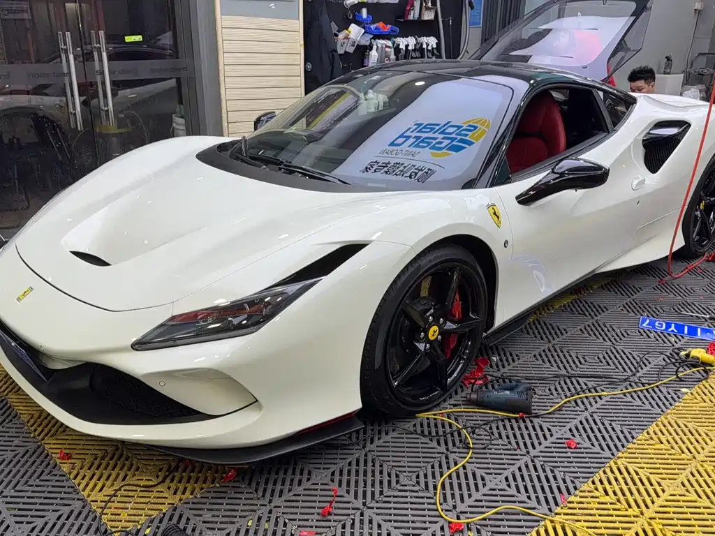 Ferrari F8 2021