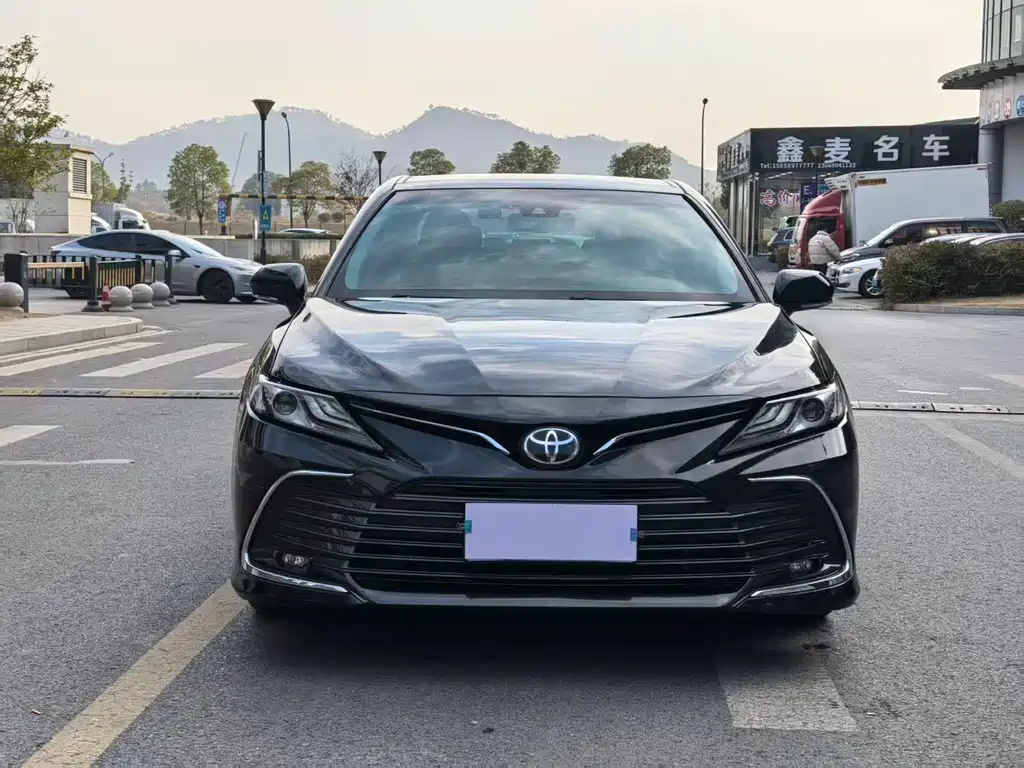 Toyota Camry 2021