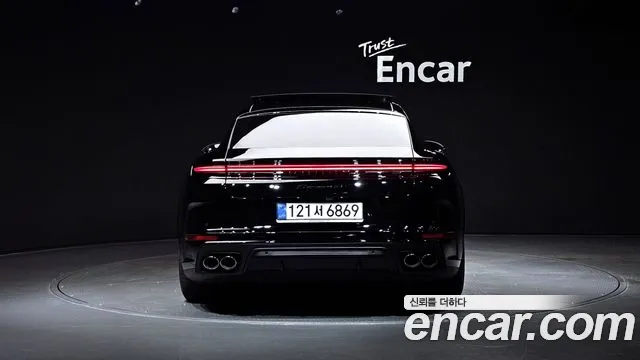 Porsche Panamera 2025