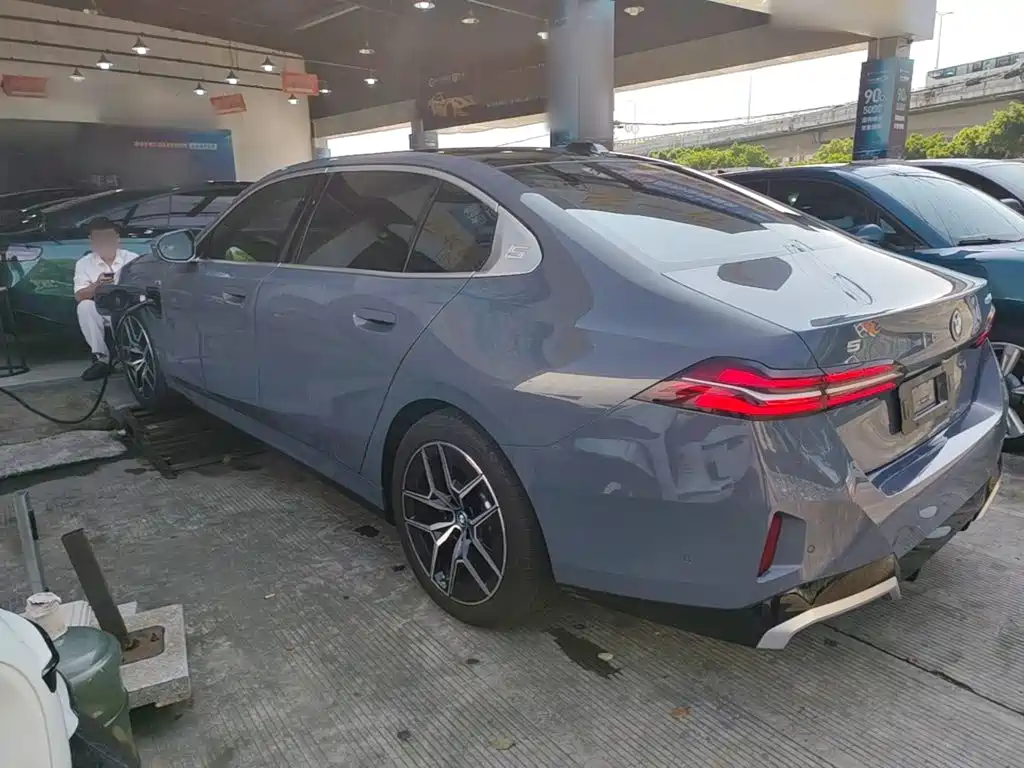 BMW i5 2024