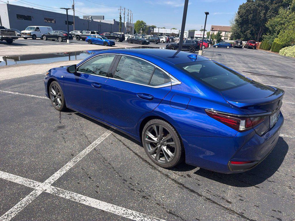 Lexus ES 2021