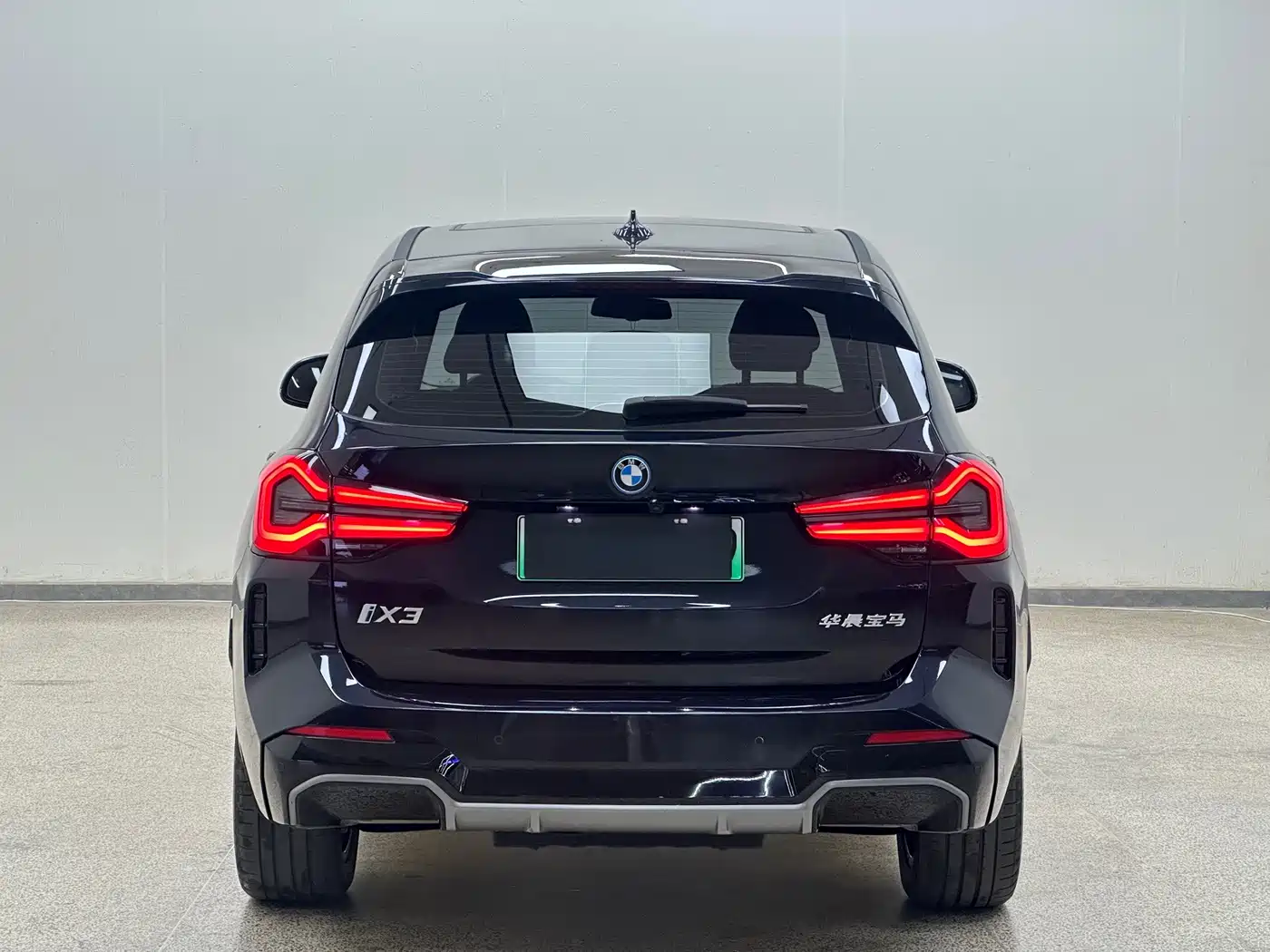 BMW iX3 2025