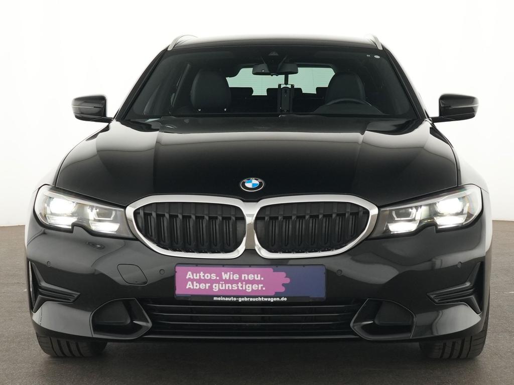 BMW 318 2022