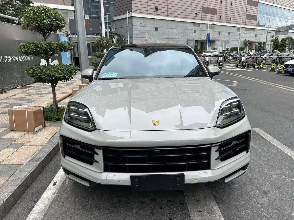 Porsche Cayenne 2024