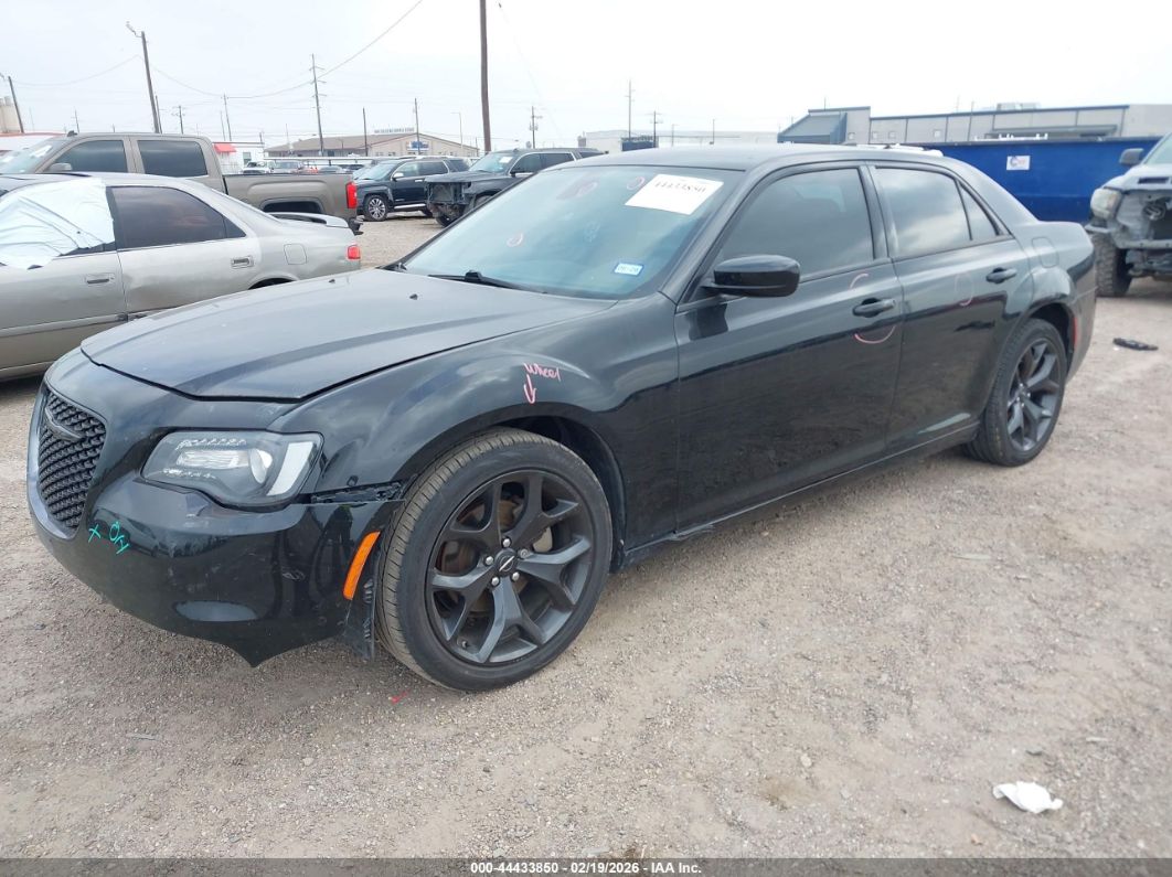 Chrysler 300 2023