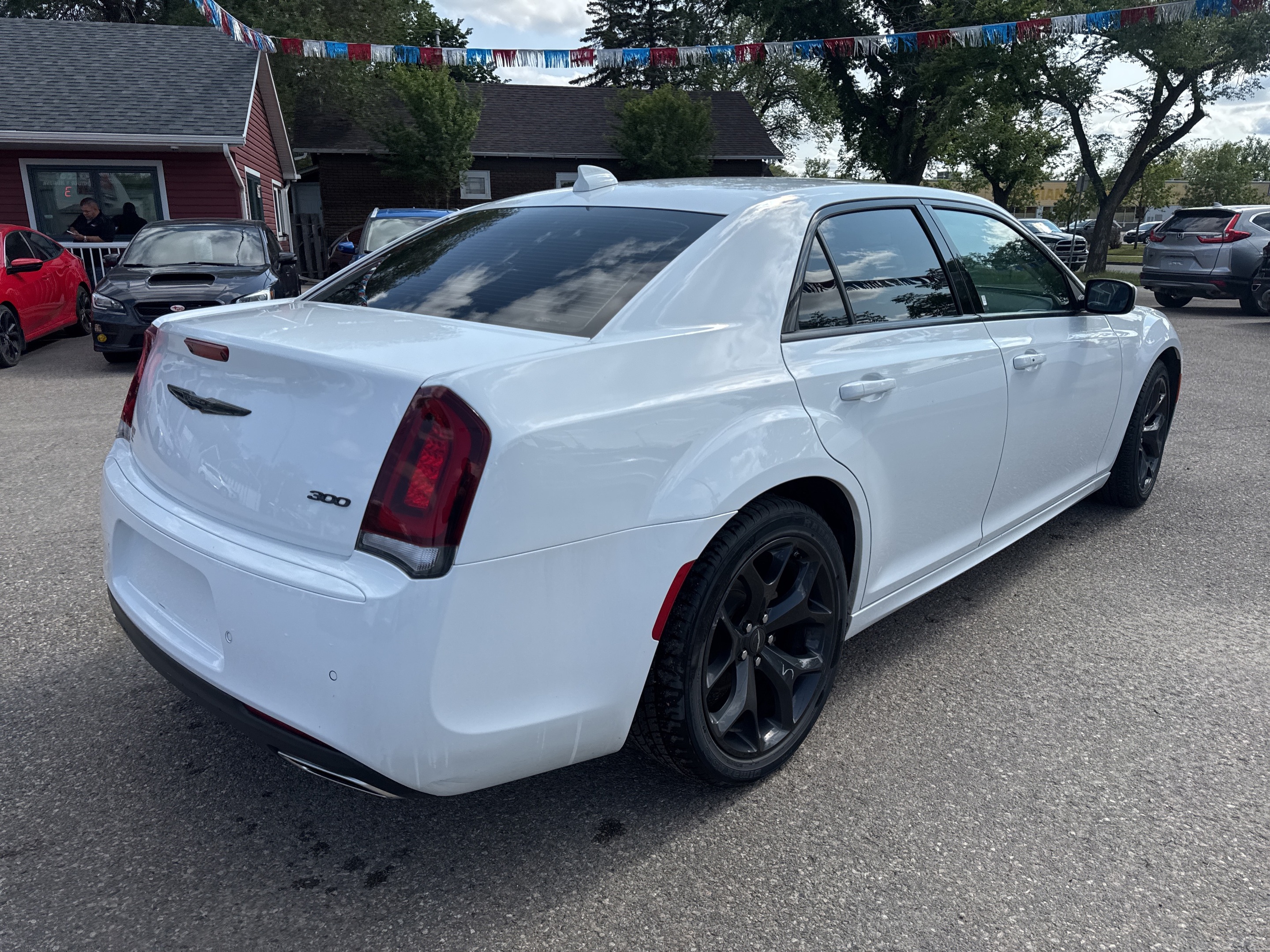 Chrysler 300 2022