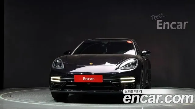 Porsche Panamera 2023